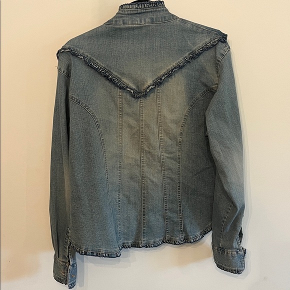 Wrangler Light Blue Jean Jacket with Brass Buttons - Picture 3 of 6
